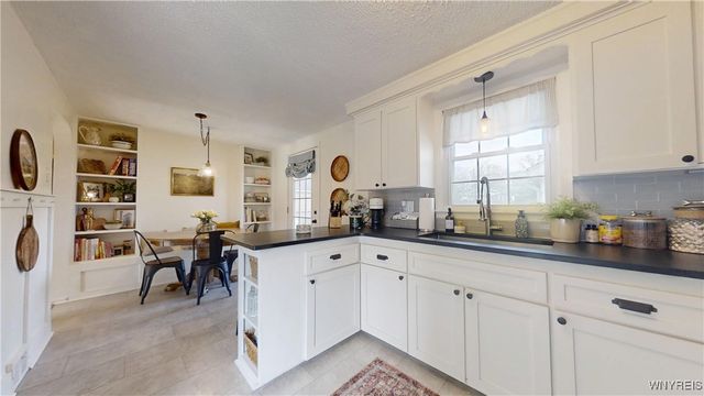 221 Briarhurst Drive, Tonawanda, NY 14150