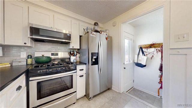 221 Briarhurst Drive, Tonawanda, NY 14150