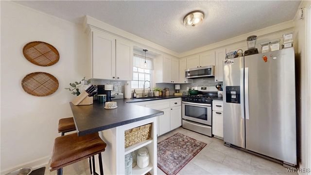 221 Briarhurst Drive, Tonawanda, NY 14150