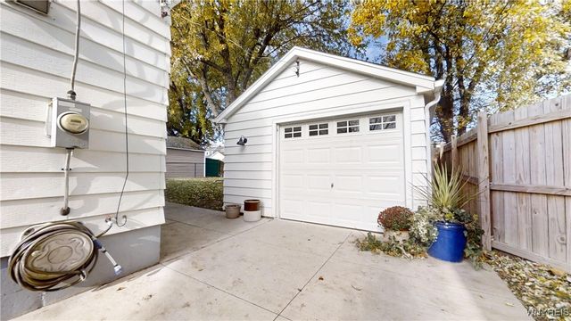 221 Briarhurst Drive, Tonawanda, NY 14150