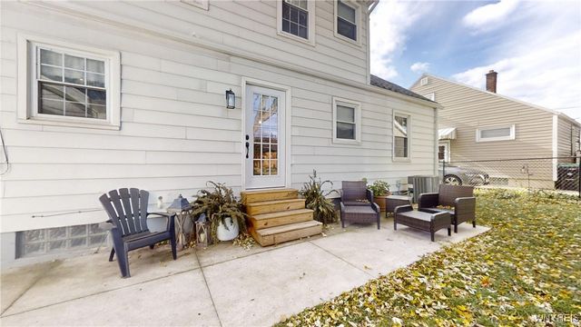 221 Briarhurst Drive, Tonawanda, NY 14150