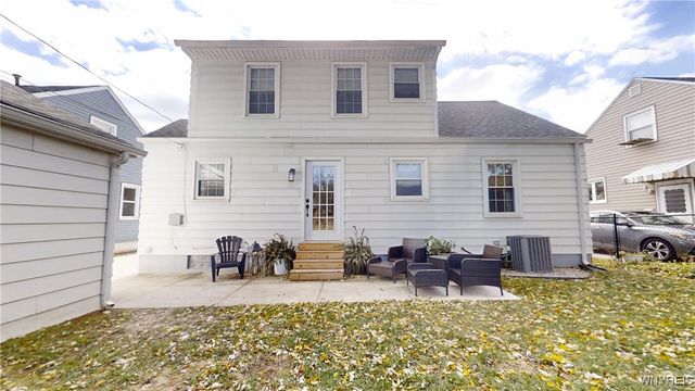 221 Briarhurst Drive, Tonawanda, NY 14150
