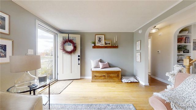 221 Briarhurst Drive, Tonawanda, NY 14150