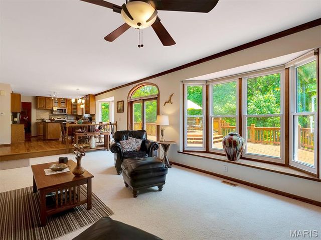 101 Strecker Road, Ellisville, MO 63011