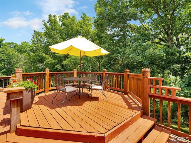 101 Strecker Road, Ellisville, MO 63011