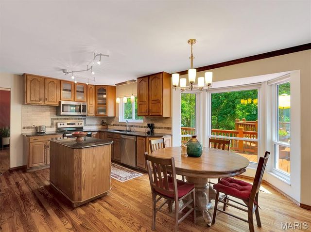 101 Strecker Road, Ellisville, MO 63011