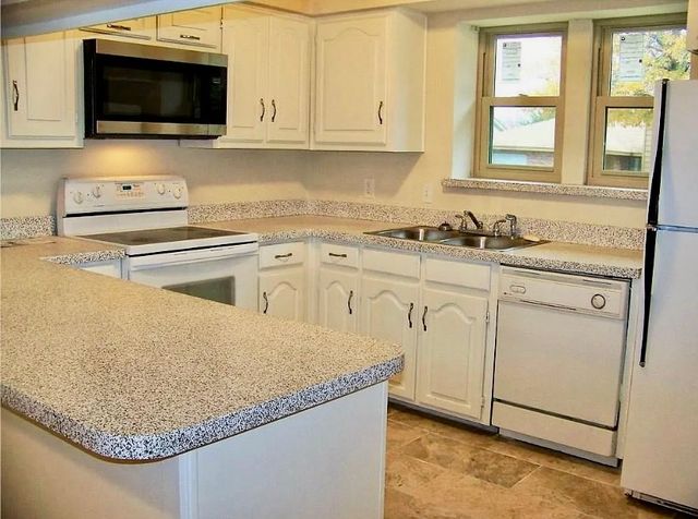 2506 Oak Leaf Drive, Arlington, TX 76006