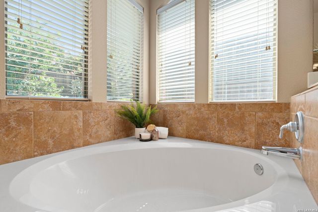 2035 Milan, San Antonio, TX 78258