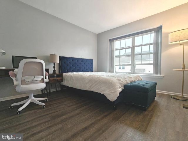 38 ELKINGTON DR, Mount Laurel, NJ 08054