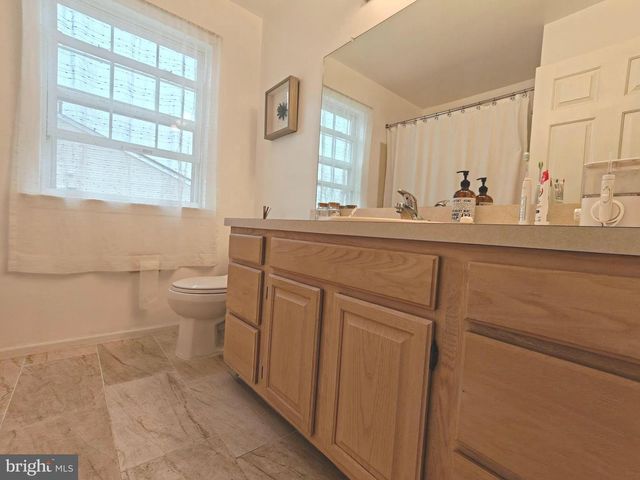 38 ELKINGTON DR, Mount Laurel, NJ 08054