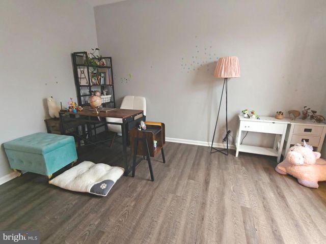 38 ELKINGTON DR, Mount Laurel, NJ 08054