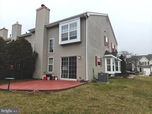 38 ELKINGTON DR, Mount Laurel, NJ 08054