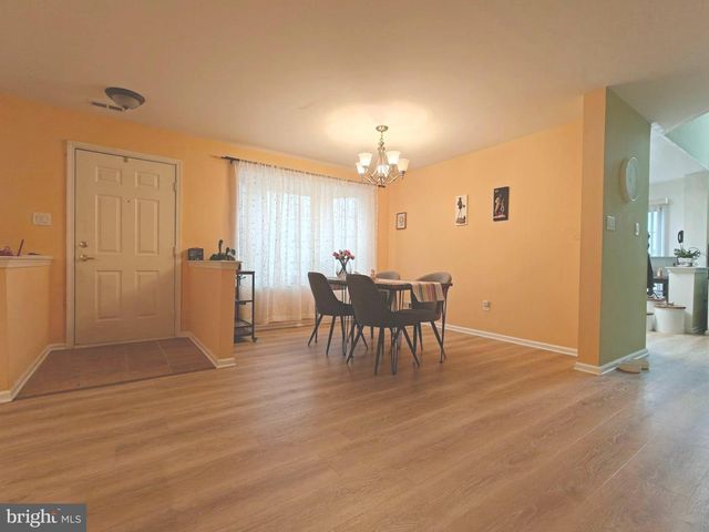 38 ELKINGTON DR, Mount Laurel, NJ 08054