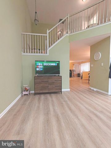 38 ELKINGTON DR, Mount Laurel, NJ 08054