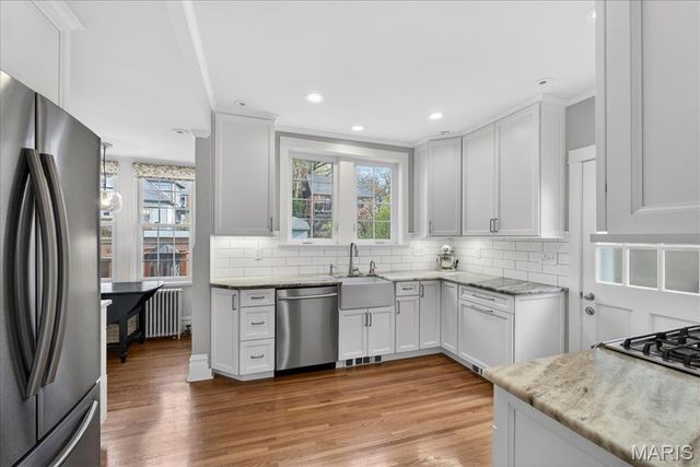 7487 Kingsbury Boulevard, University City, MO 63130