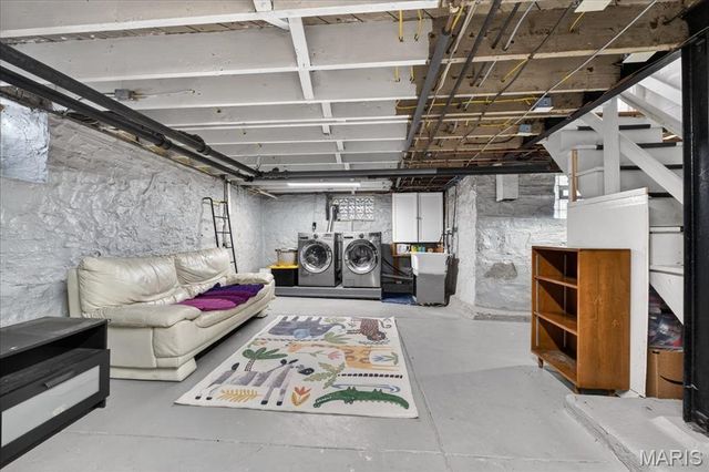 7487 Kingsbury Boulevard, University City, MO 63130