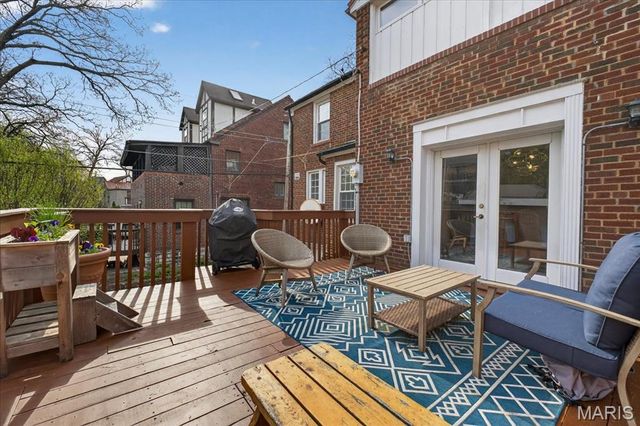 7487 Kingsbury Boulevard, University City, MO 63130