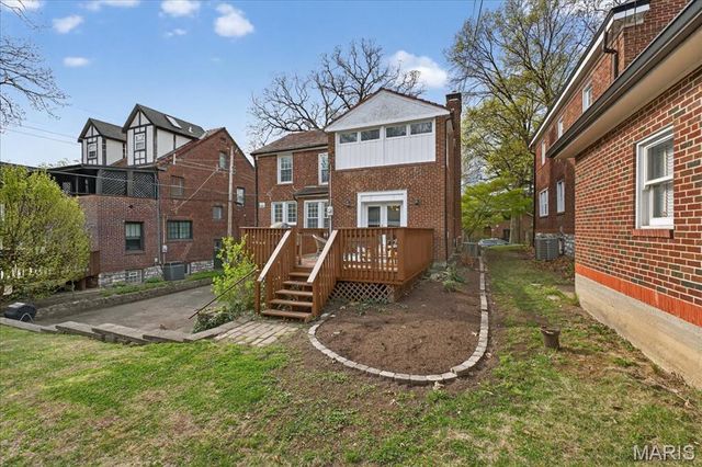 7487 Kingsbury Boulevard, University City, MO 63130