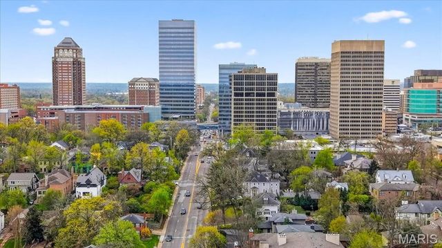 7487 Kingsbury Boulevard, University City, MO 63130