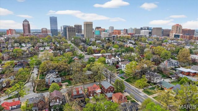 7487 Kingsbury Boulevard, University City, MO 63130