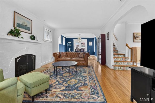 7487 Kingsbury Boulevard, University City, MO 63130