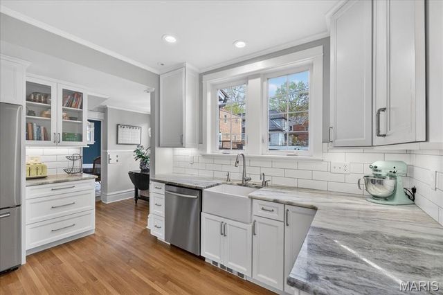 7487 Kingsbury Boulevard, University City, MO 63130