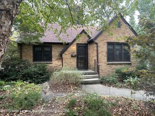 235 Maplewood Drive, East Lansing, MI 48823