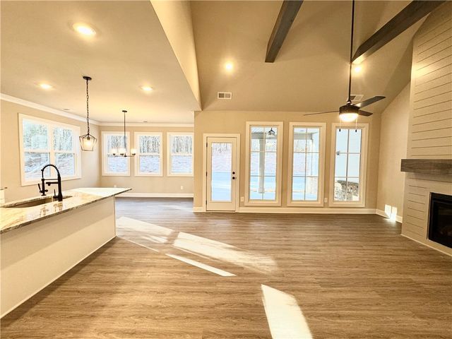 106 Player Lane, Westminster, SC 29693