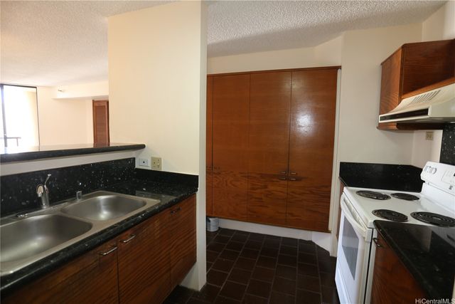 60 N Beretania Street 2009, Honolulu, HI 96817