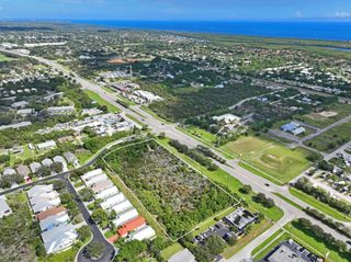 8200 SE Sugar Pines Way, Hobe Sound, FL 33455