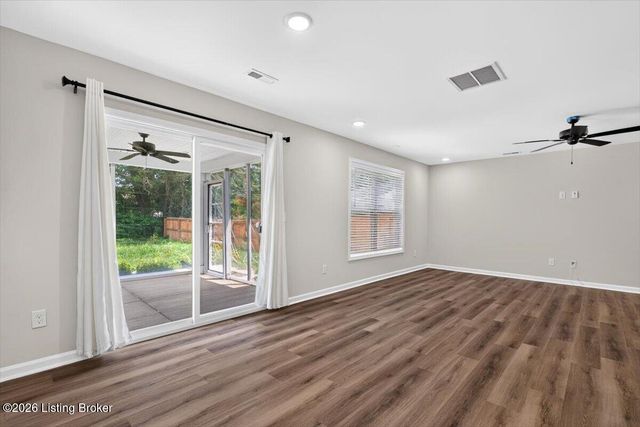 11021 Meadow Run Rd, Louisville, KY 40229