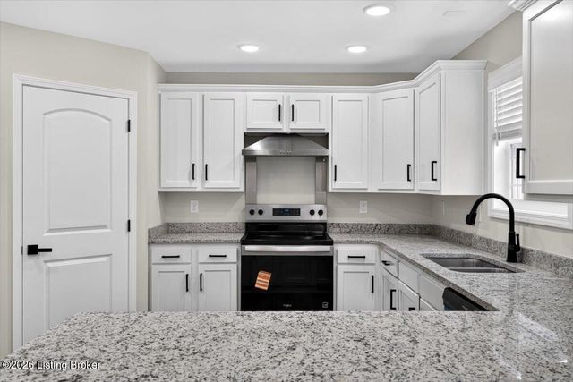 11021 Meadow Run Rd, Louisville, KY 40229