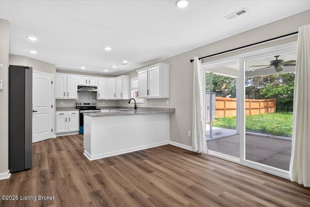 11021 Meadow Run Rd, Louisville, KY 40229