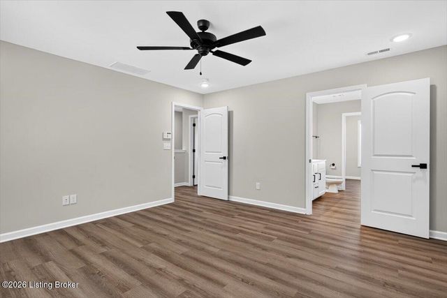 11021 Meadow Run Rd, Louisville, KY 40229