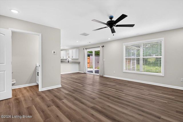 11021 Meadow Run Rd, Louisville, KY 40229