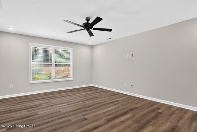 11021 Meadow Run Rd, Louisville, KY 40229