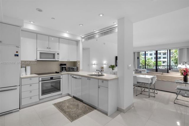 201 Crandon Blvd 220, Key Biscayne, FL 33149