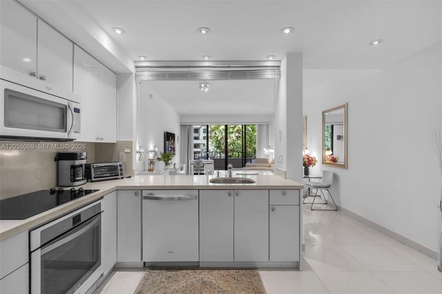 201 Crandon Blvd 220, Key Biscayne, FL 33149