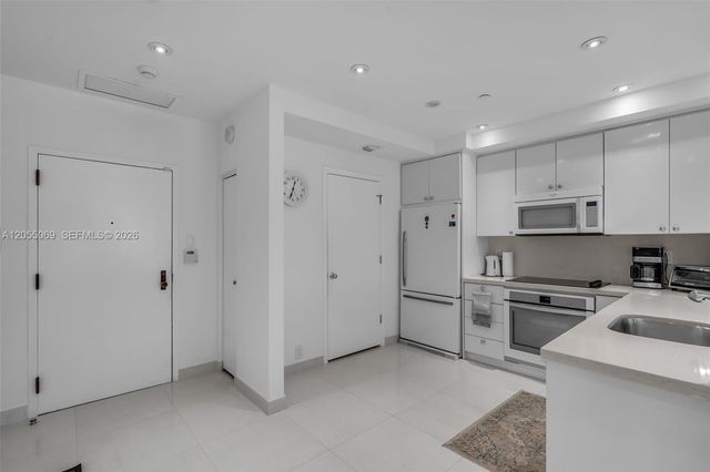 201 Crandon Blvd 220, Key Biscayne, FL 33149