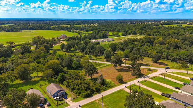 1601 23rd St, Hempstead, TX 77445