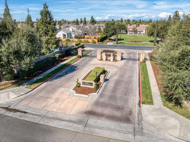 8540 N Talladega Way, Fresno, CA 93720