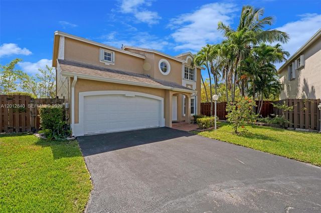 10065 NW 54th Ter, Doral, FL 33178