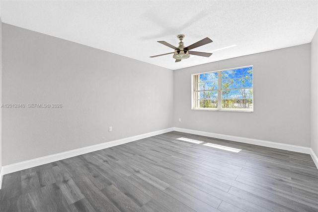10065 NW 54th Ter, Doral, FL 33178