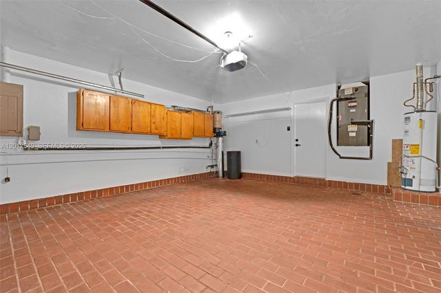 10065 NW 54th Ter, Doral, FL 33178