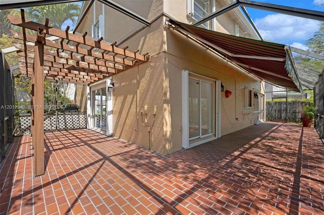 10065 NW 54th Ter, Doral, FL 33178