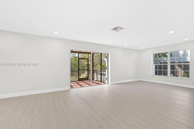 10065 NW 54th Ter, Doral, FL 33178