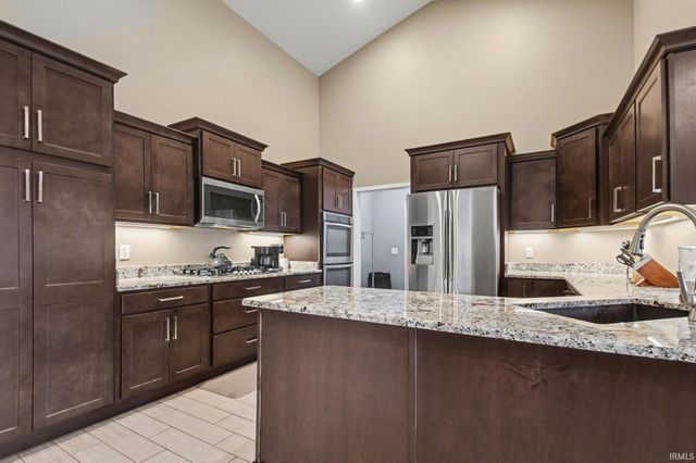 25938 Rolling Hills Drive, South Bend, IN 46628