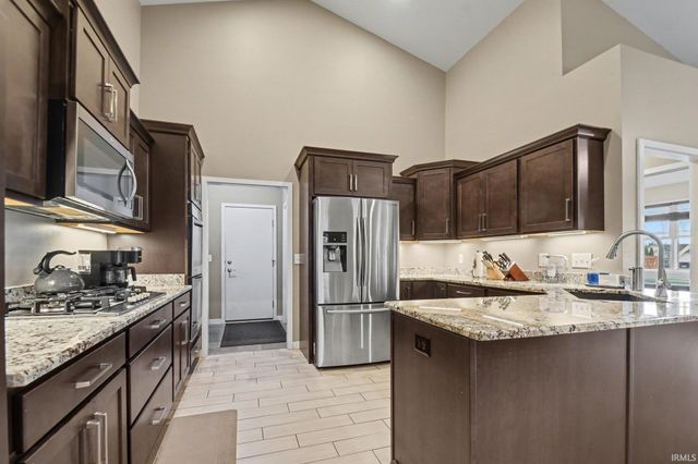 25938 Rolling Hills Drive, South Bend, IN 46628