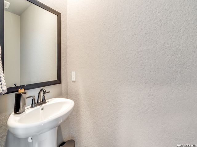 9411 Stillwater, San Antonio, TX 78254