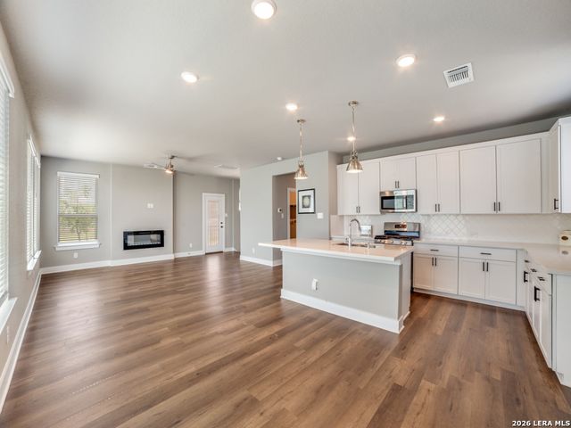 9411 Stillwater, San Antonio, TX 78254